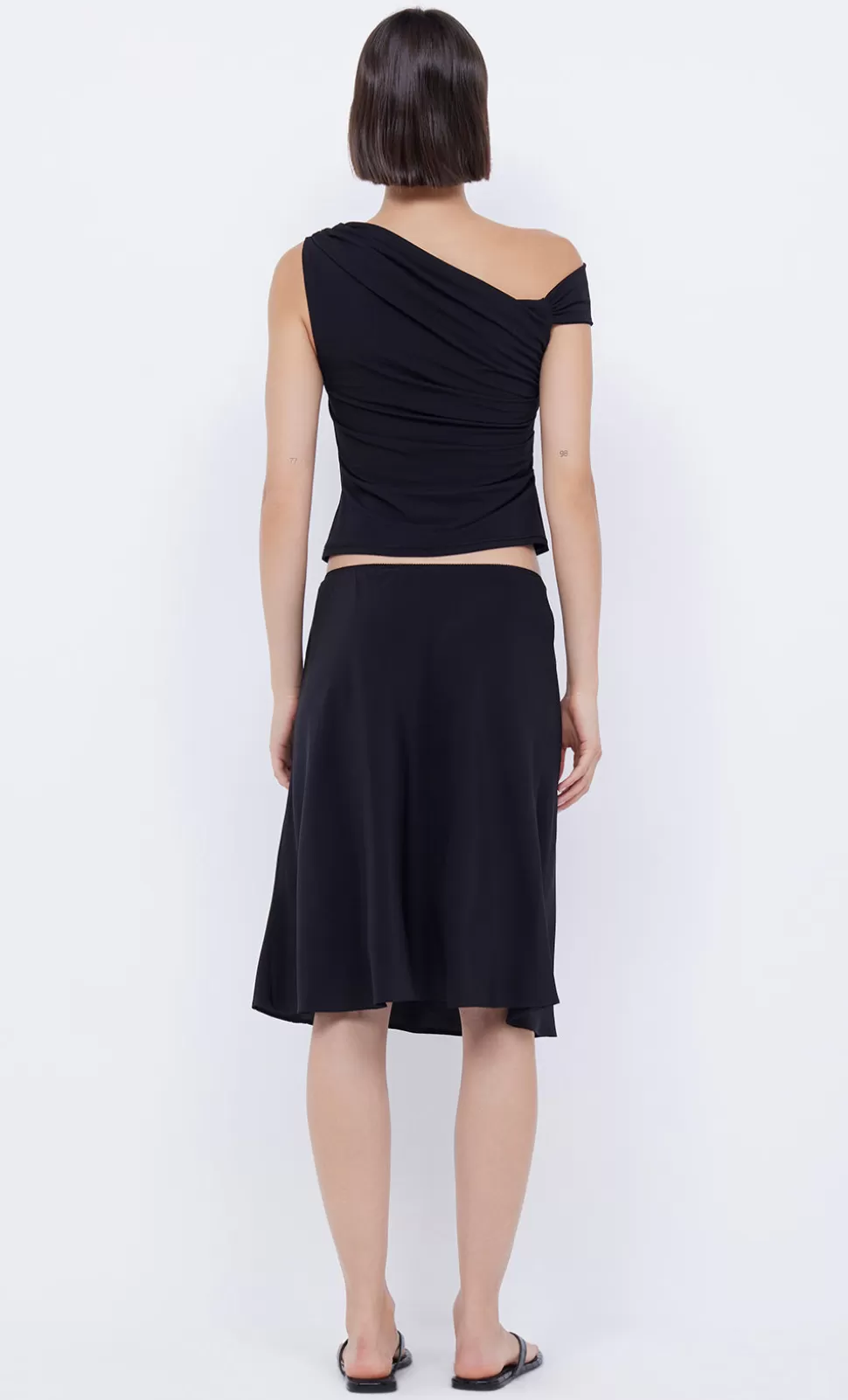 Sleeveless^BEC + BRIDGE SERENE TOP BLACK